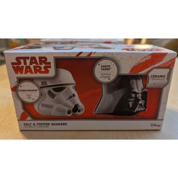 🎃 New Star Wars Ceramic Stormtrooper and Darth Vader Salt and Pepper Shakers - Picture 4 of 4